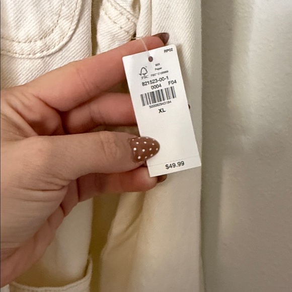 Old Navy Women's Utility Jacket in Cream - Picture 5 of 5